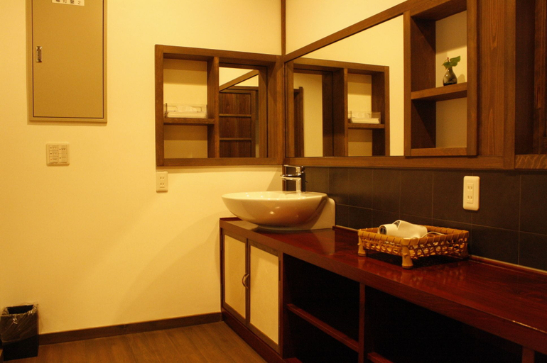 Bathroom 4, Miyamotoke, Chichibu
