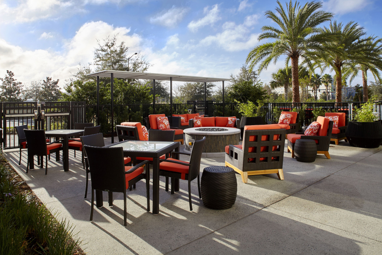Food & Drinks 5, Courtyard Orlando Lake Nona, Orange