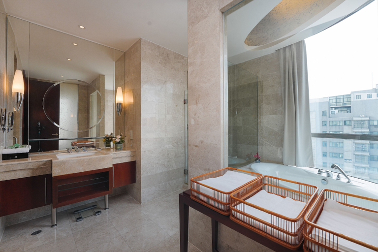 Bathroom 5, Park Plaza Hotel Changzhou, Changzhou