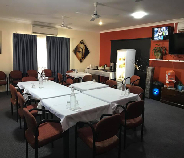 Food & Drinks 5, Bluewater Harbour Motel, Bowen