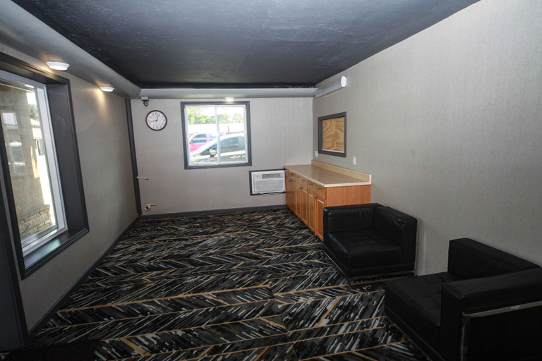 Others 5, Relax Inn, Mc Kean