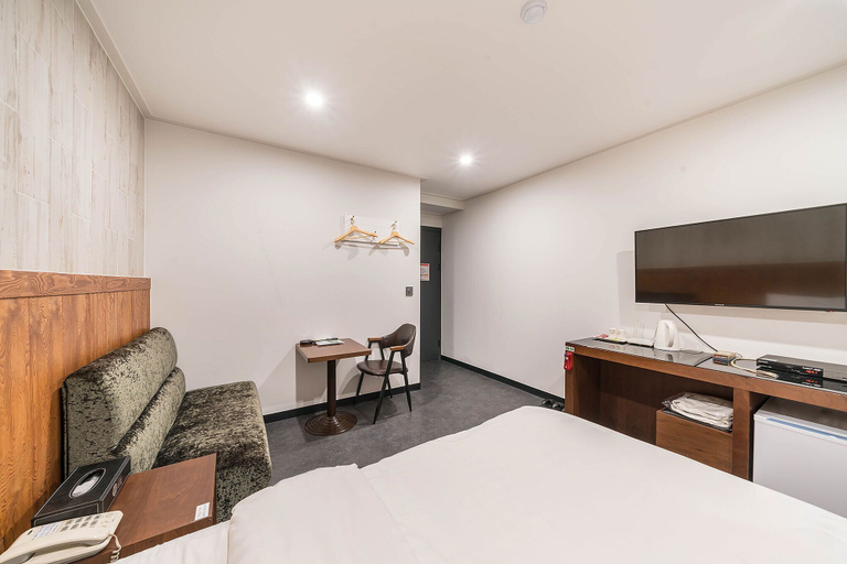 Others 4, Line Hotel, Gimpo