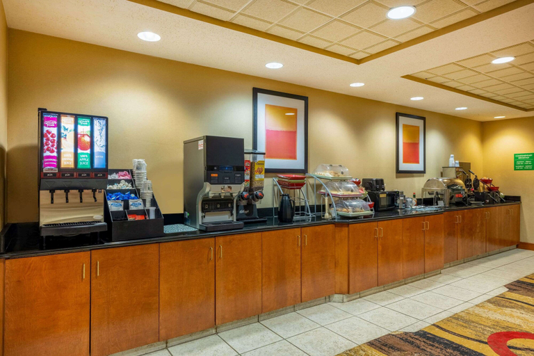 Food & Drinks 5, Wingate By Wyndham Gillette, Campbell