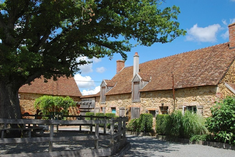 Exterior & Views 2, Domaine Bonneblond - Tentes Glamping, Allier