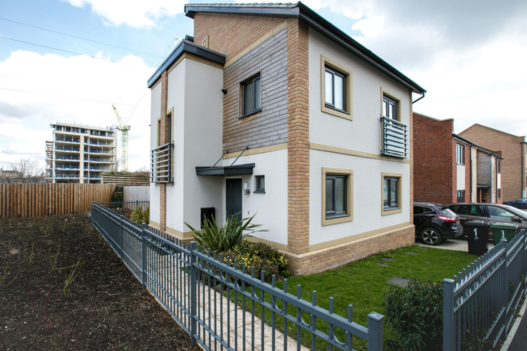 Exterior & Views