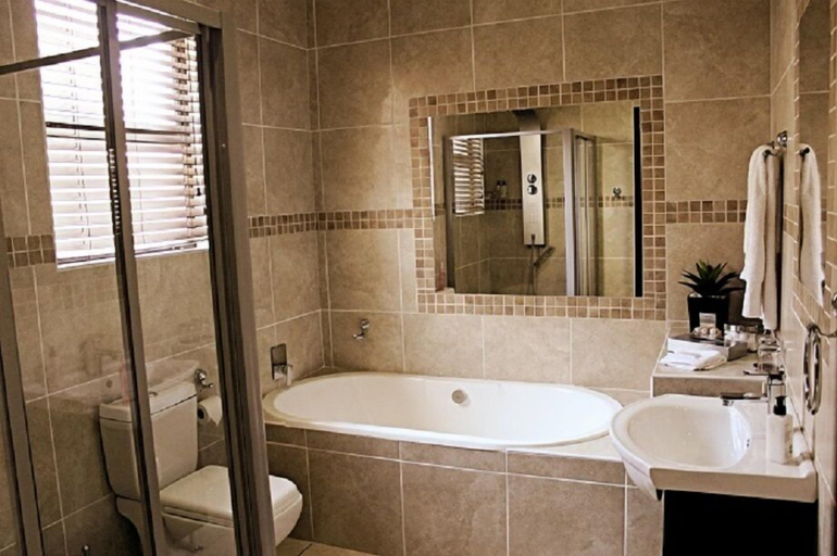 Bathroom 5, Casa Flora Guesthouse, City of Tshwane