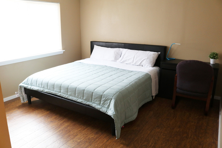 Bedroom 3, Quiet Clean and Comfortable Room, Seattle