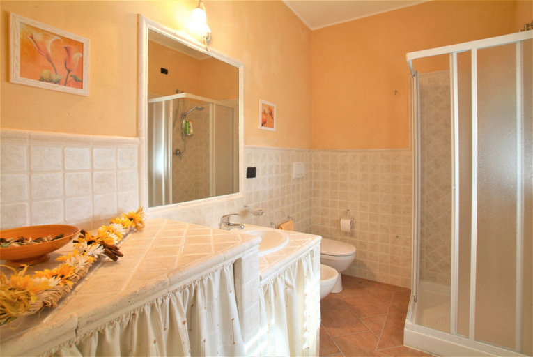 Bathroom 4, Villa Gambassi near San Gimignano, Florence