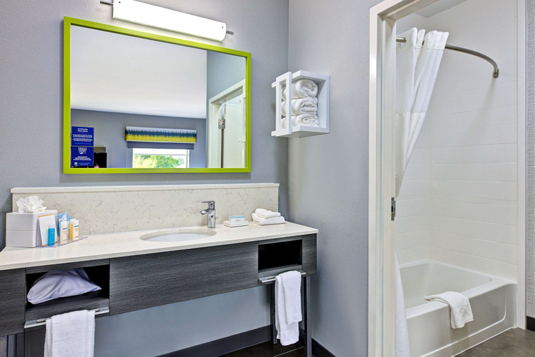 Bathroom 4, Hampton Inn & Suites Nacogdoches, Nacogdoches