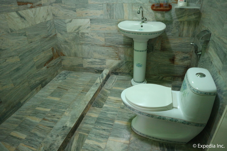 Bathroom 3, La Isla Bonita Resort and Spa, Malay