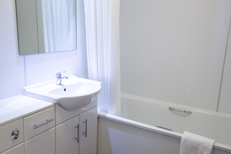 Bathroom 4, Carrbridge Hotel, Highland