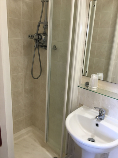 Bathroom 4, Hotel Riviera, Poole