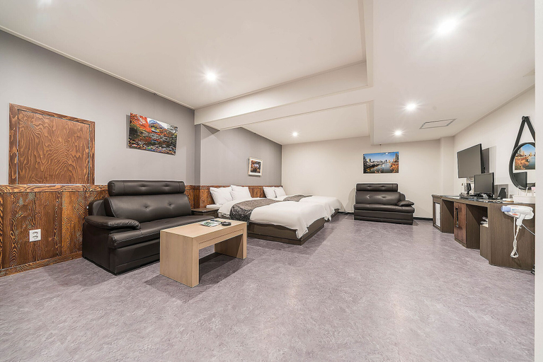 Others 5, Line Hotel, Gimpo