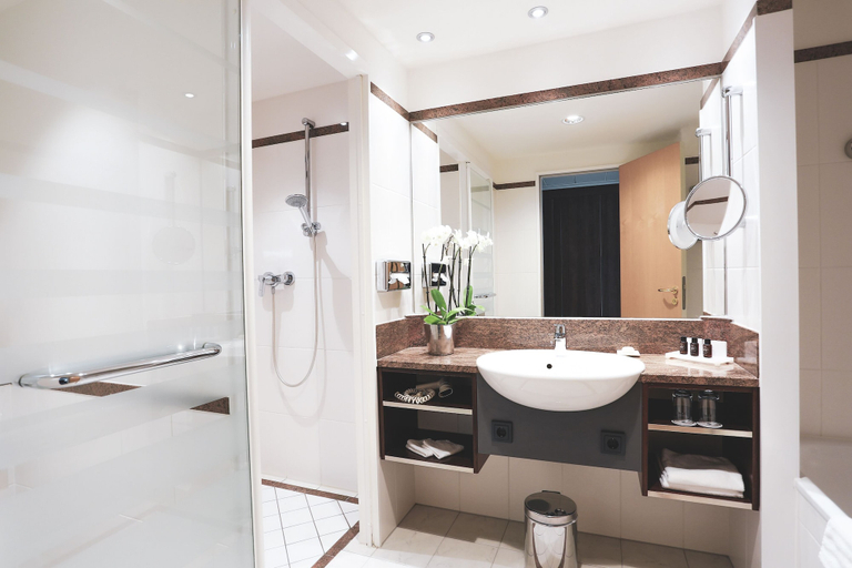Bathroom 5, SCHLOSS Fleesensee, Mecklenburgische Seenplatte