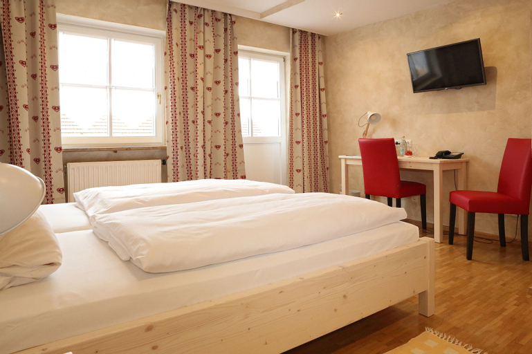 Bedroom 26