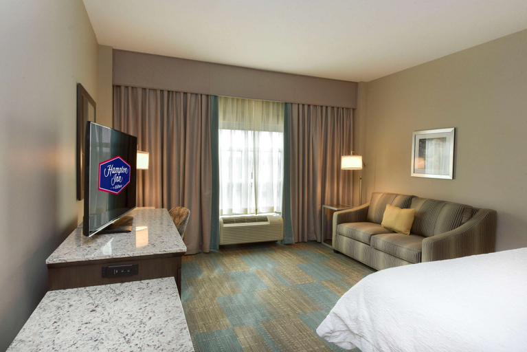 Bedroom 3, Hampton Inn Lumberton, Robeson