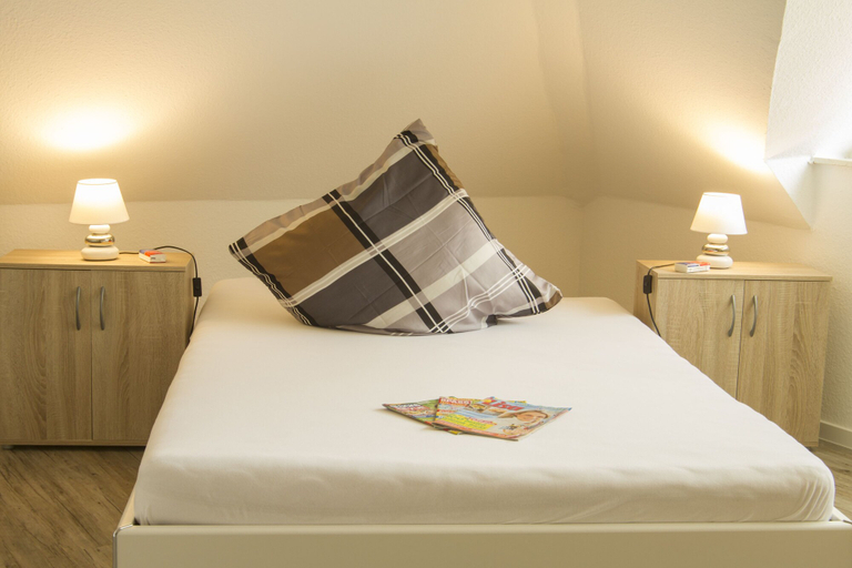 Bedroom 2, Haus Betty, Leer
