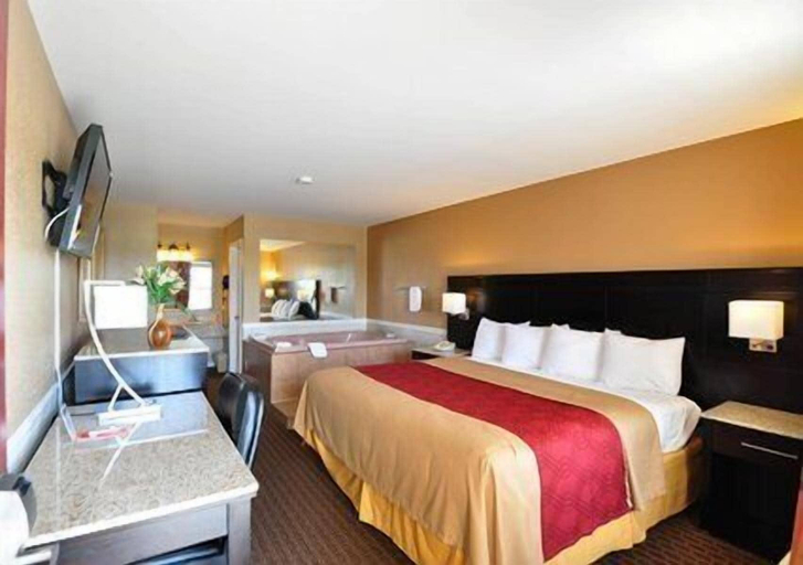 Bedroom 3, Econo Lodge Princess Anne, Somerset