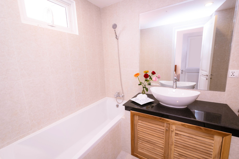Bathroom 5, Sun Apartment, Phnom Penh