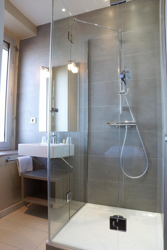Bathroom 4, Hotel le Jersey, Ille-et-Vilaine