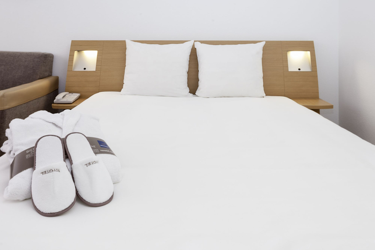 Bedroom 3, Novotel Barcelona Cornella, Barcelona