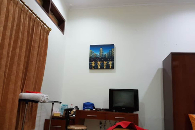 Bedroom 13