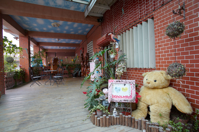 Others 1, Love in Pearl Hostel, Yilan