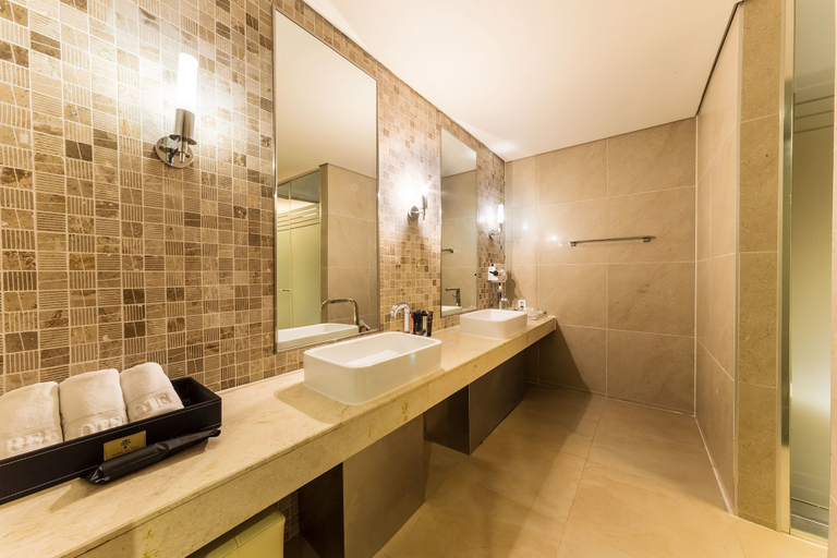 Bathroom 4, Uijeongbu La Tree Hotel, Yangju