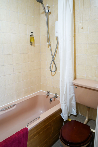 Bathroom, The Fox & Hounds Hotel, Devon