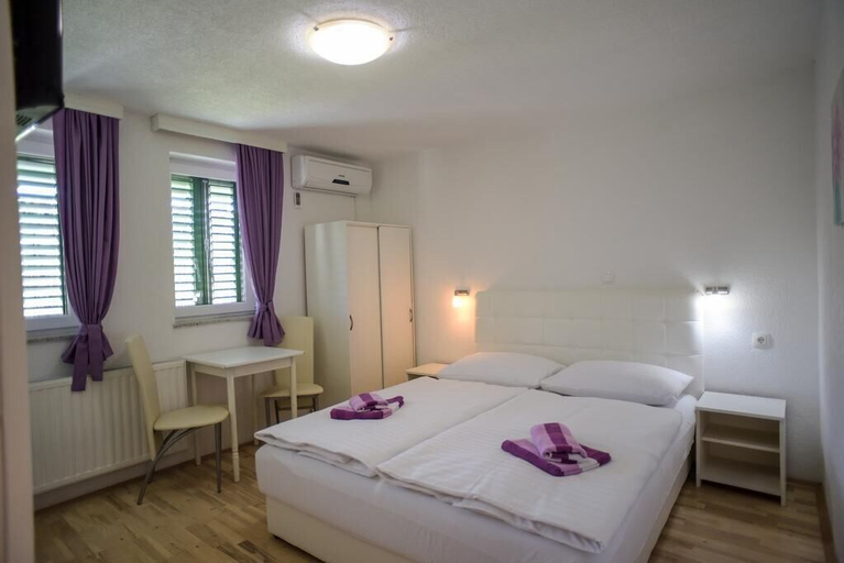 Bedroom 3, Villa Lika Annex, Plitvička Jezera