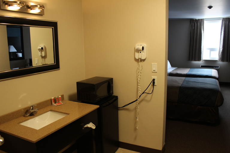 Bedroom 4, Econo Lodge, Greater Sudbury