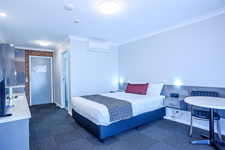 Bedroom 3, Bushmans Motor Inn, Lithgow