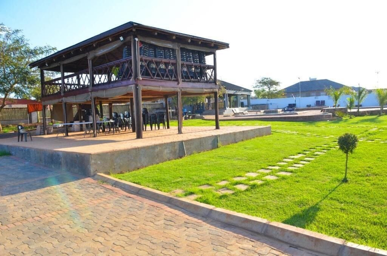 Exterior & Views, 1 Oak lodge, Vhembe
