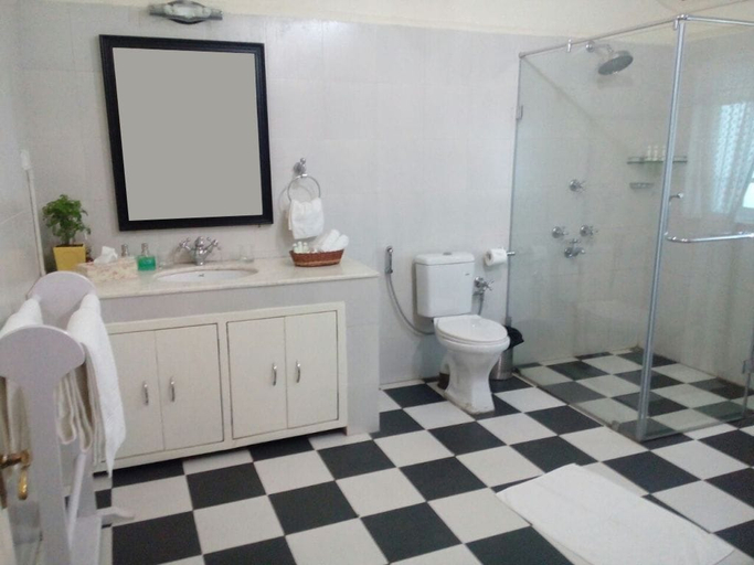 Bathroom 4, Ging Tea House, Darjiling