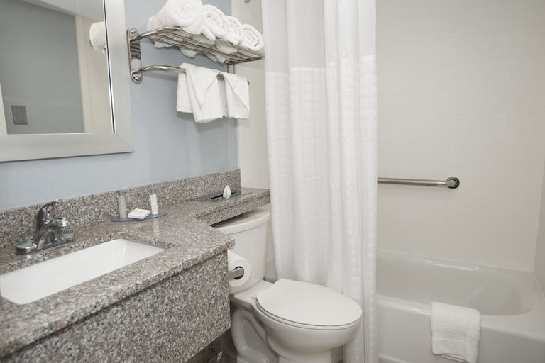 Bathroom 4, Falmouth Inn, Barnstable