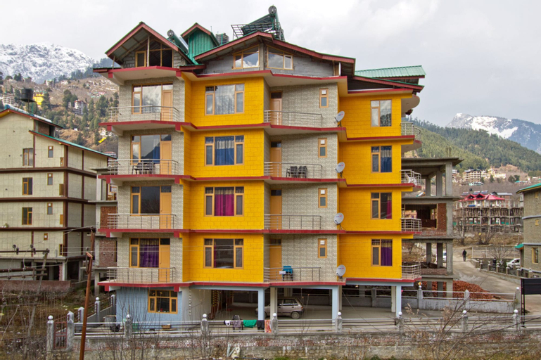Exterior & Views