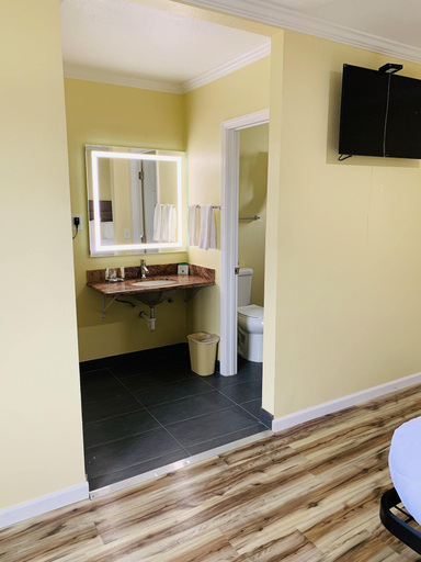 Bathroom 3, Central Coast Inn, San Luis Obispo
