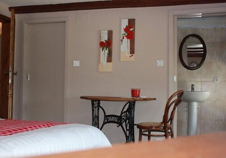 Bedroom 3, Chambres d'Hotes A l'Ombre du Verger, Bas-Rhin