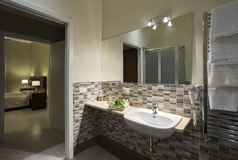 Bathroom 4, Ambasciatori Hotel, Palermo