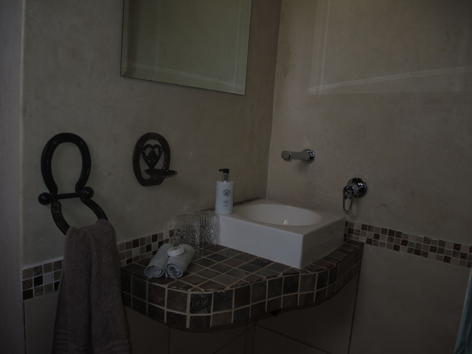 Bathroom 5, T'Niqua Stable Inn, Eden