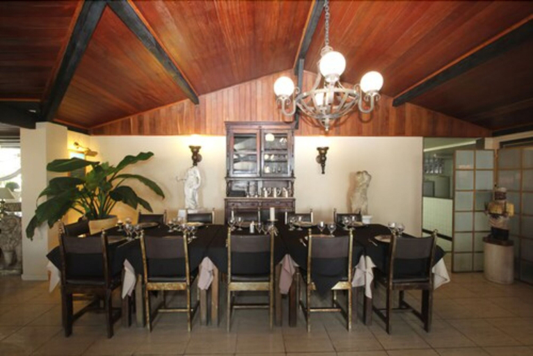Food & Drinks 5, Hotel Highlander, Chã Grande