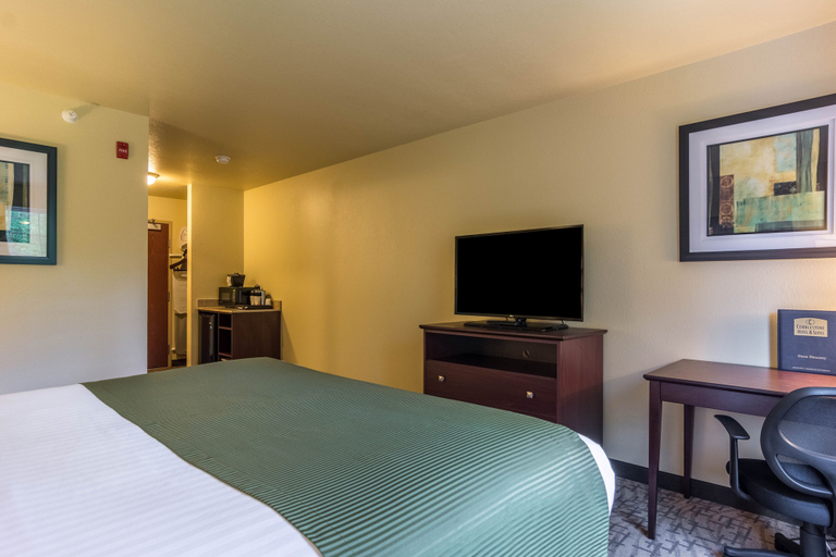 Bedroom 4, Cobblestone Hotel & Suites - Harborcreek, Erie