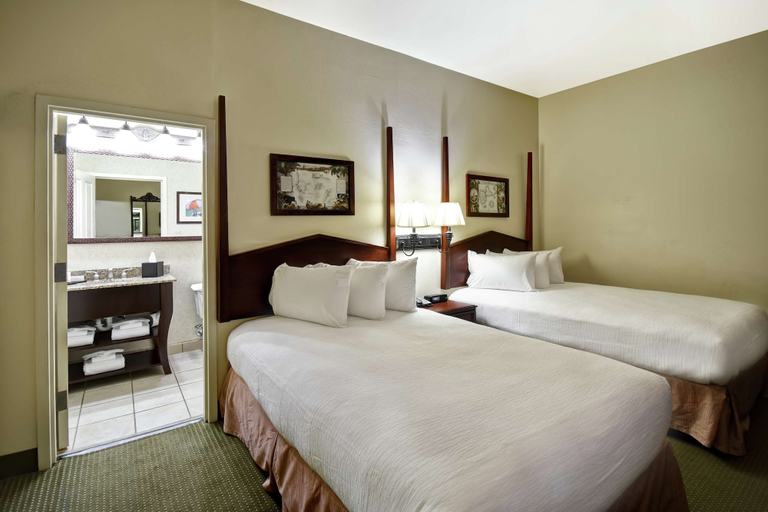 Bedroom 3, Embassy Suites by Hilton Charleston Historic District, Charleston