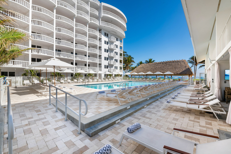 Exterior & Views 2, Beachcomber Resort & Club, Broward