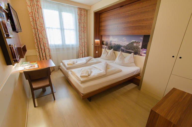 Bedroom 3, JUFA Hotel Graz, Graz