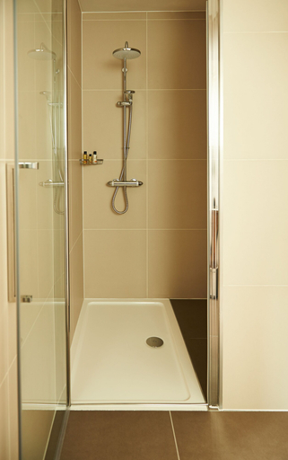 Bathroom 3, The Bull and The Hide, London