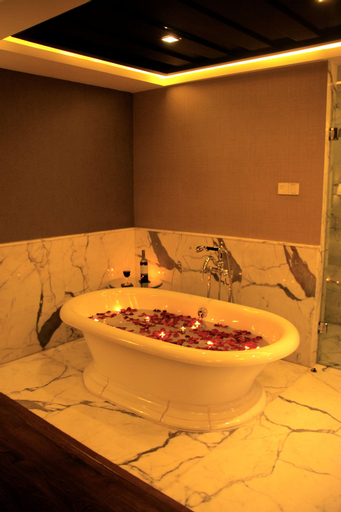 Bedroom 5, The Pllazio Hotel, Gurgaon