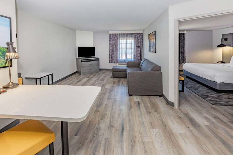 Bedroom 4, La Quinta Inn & Suites By Wyndham Ardmore, Carter