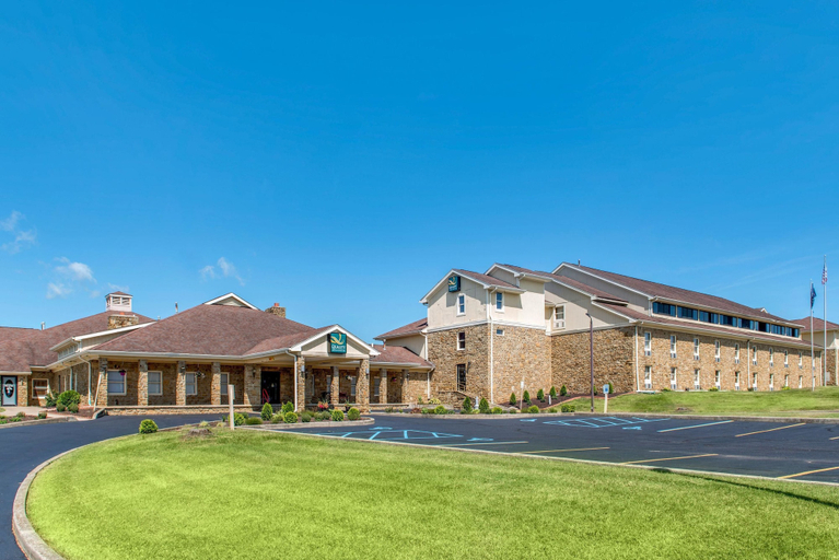 Exterior & Views 5, Quality Inn & Suites Bedford West, Lawrence
