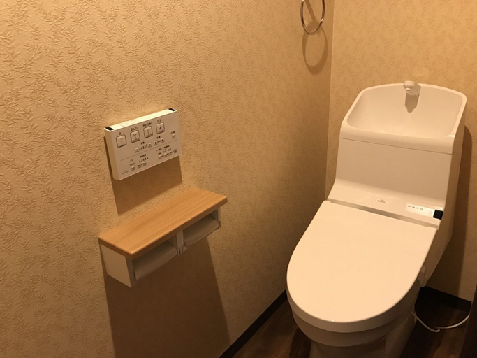 Bathroom 4, Azzurro Elefante, Kyoto